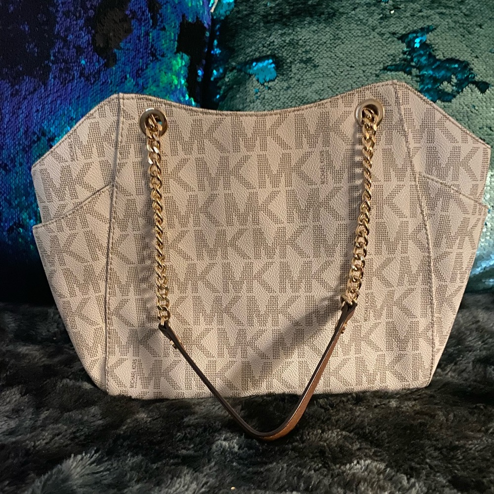 Michael Kors beige purse